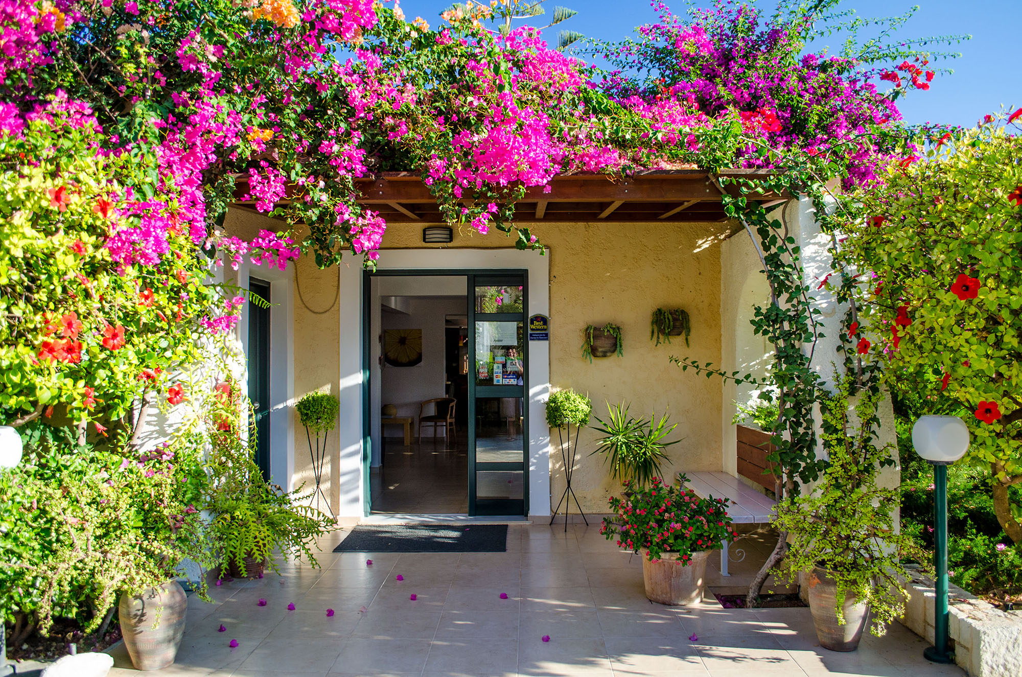 Your Memories Hotel & Apartments