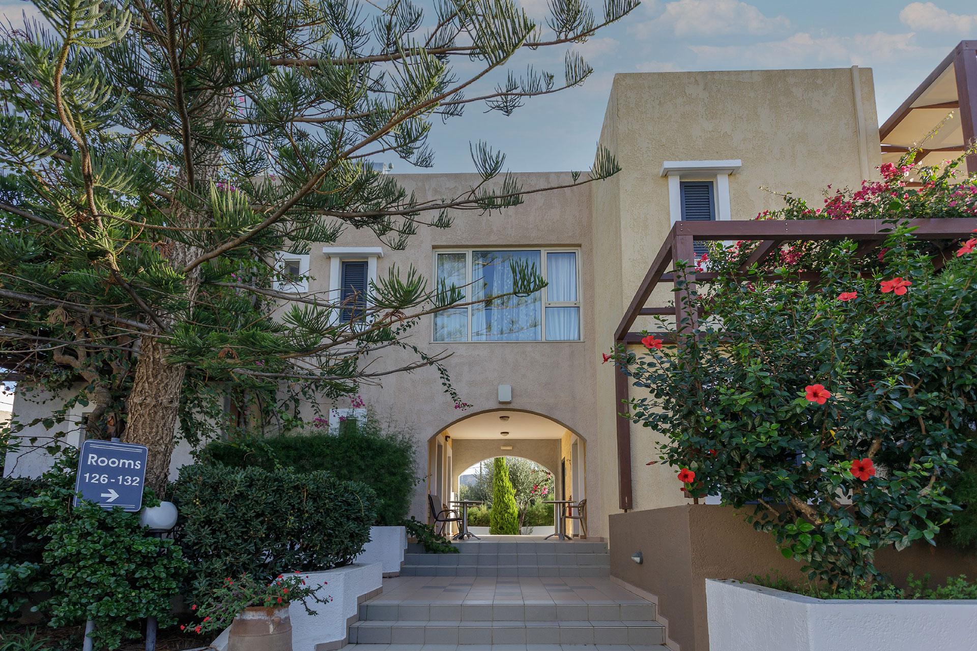 Your Memories Hotel & Apartments